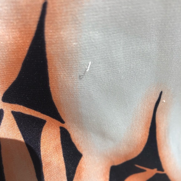 T. Tahari blouse - Picture 5 of 5